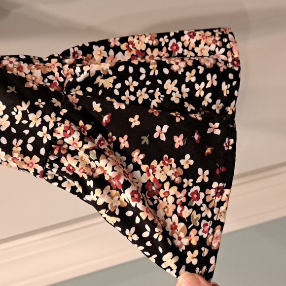 🌼Haptics ditsy floral top🌼 - Picture 2 of 3